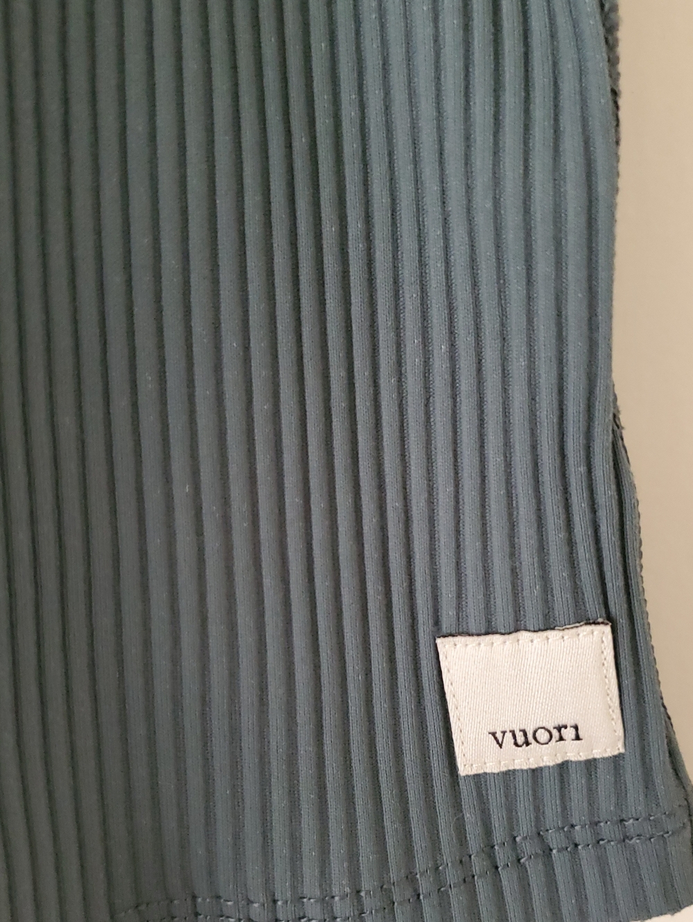 Vuori Rib Crop Tank - Picture 3 of 5